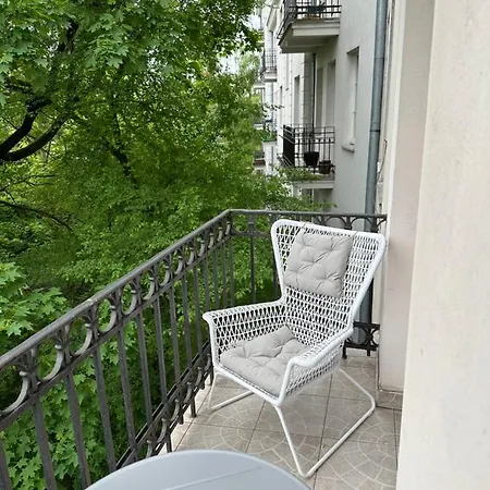Na Starej Ochocie Apartment